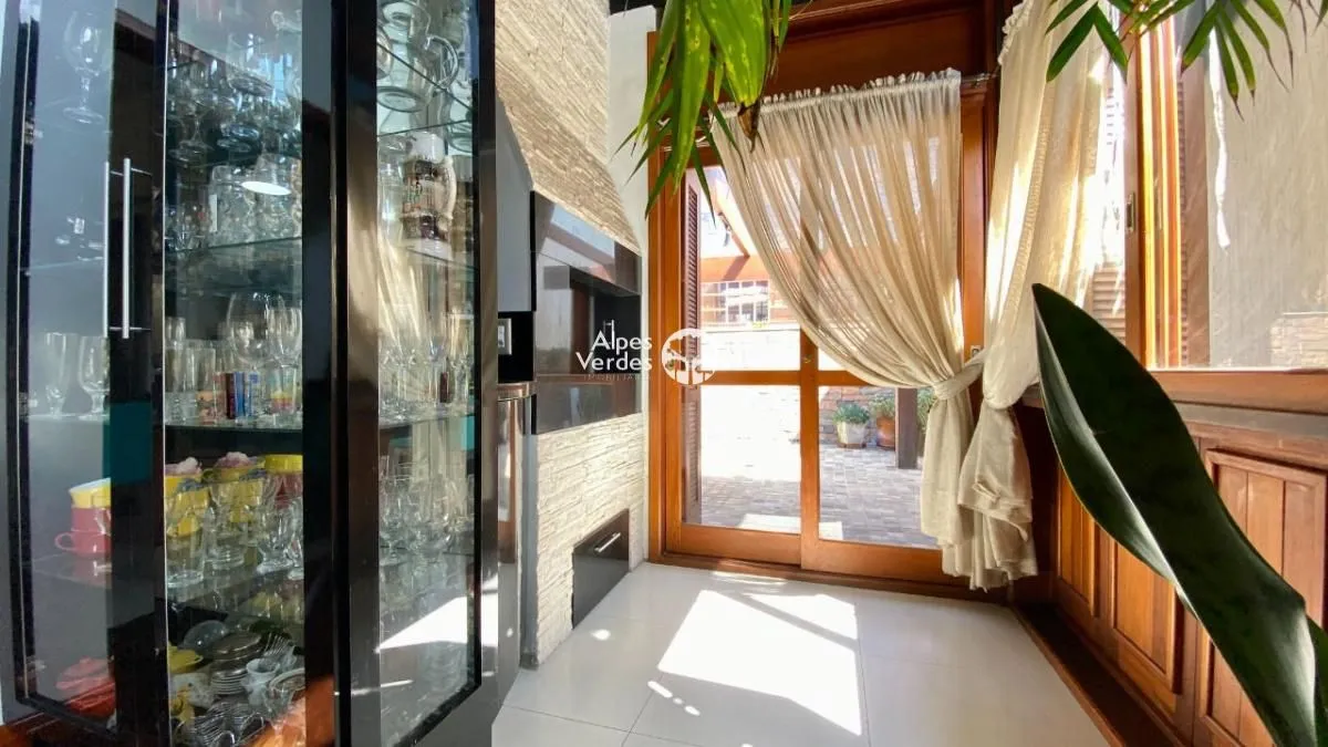 Imagem Vende-se casa totalmente mobiliada em Três Coroas-3 Quartos- R$3.200.000,00