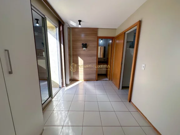 Imagem Excelente apartamento com armários em todos os cômodos, com área de lazer completa.
