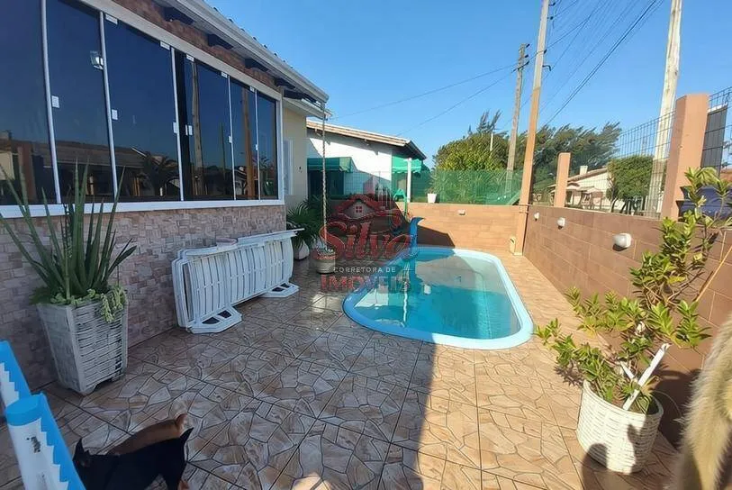 Imagem C471 | Casa com piscina à venda a 450m do mar no Mariluz