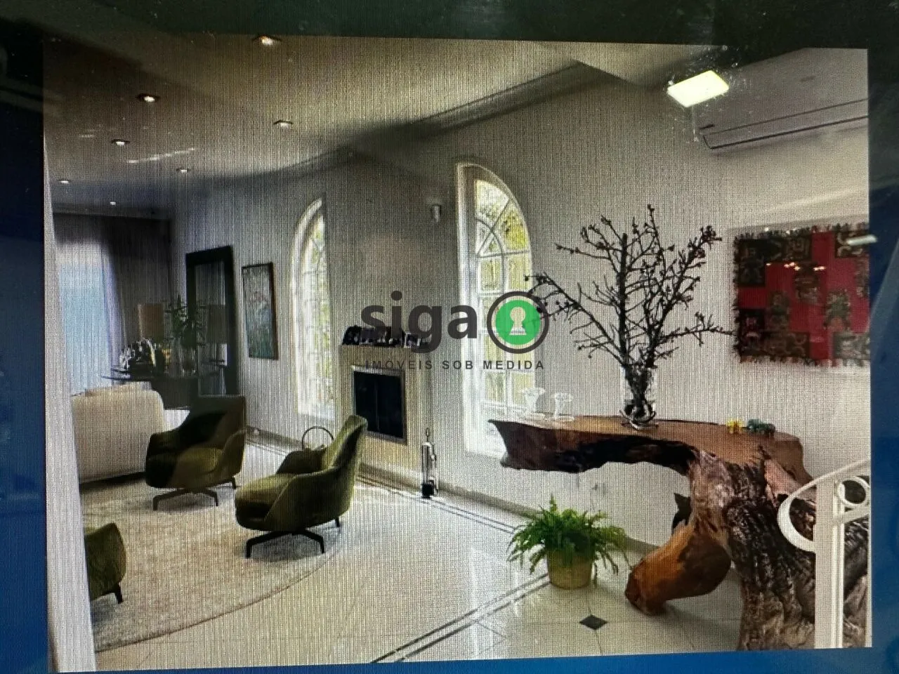 Imagem Sobradono Bairro Alto de Pinheiros, com 3 Quartos e 7 banheiros à Venda