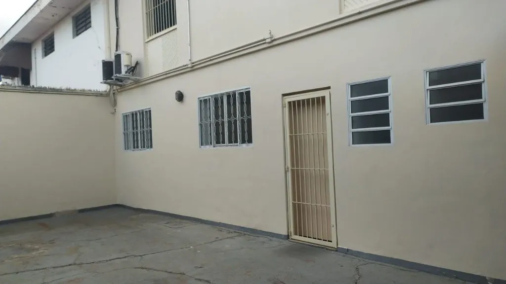 Imagem Sobrado Comercial de Alto Padrão no Butantã: 3 Quartos, 1 Suite, 5 Banheiros, 8 Vagas de Garagem, 300m² - São Paulo-SP