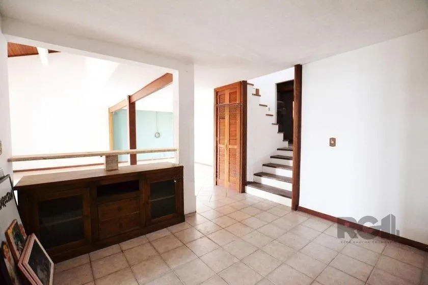 Imagem Casa de 200m² - 4 dormitórios, 4 vagas no bairro Espírito Santo