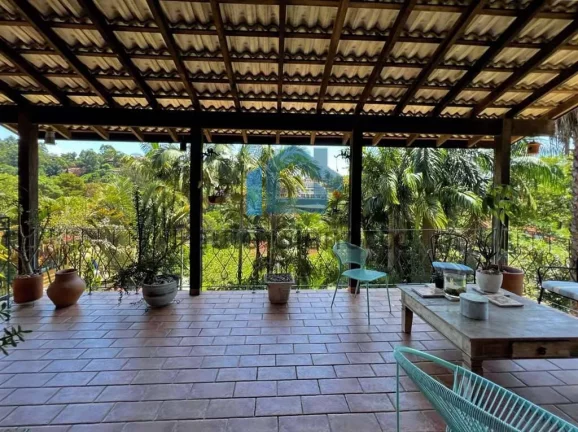 Imagem Casa à venda na Granja Viana - Linda e Rústica!