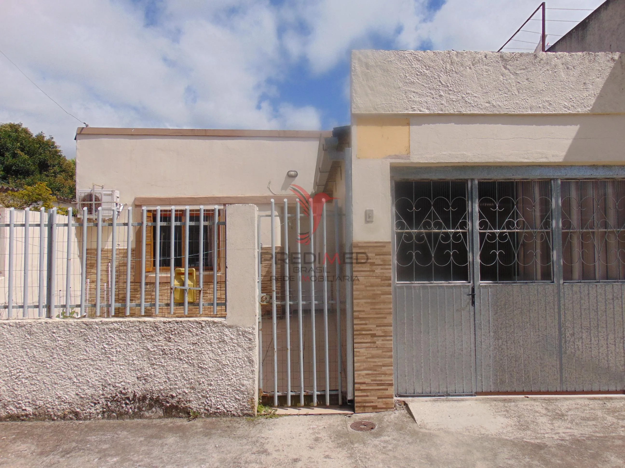 Foto do imóvel EXCELENTE CASA, NADA PARA REFORMAR, É SÓ SE MUDAR. No centro de Pelotas