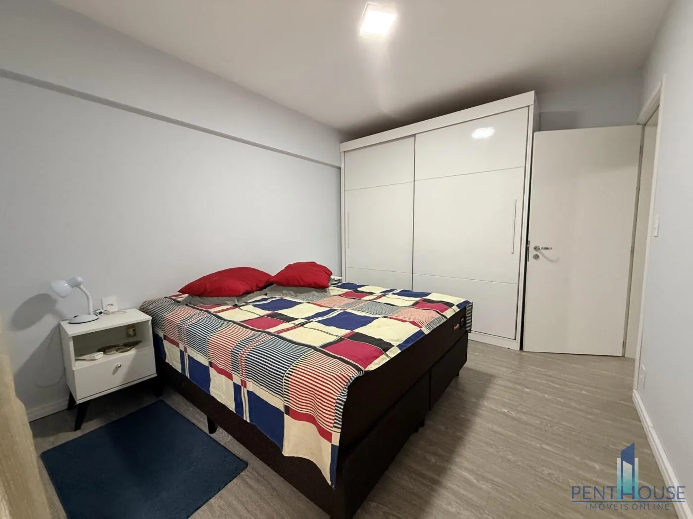 Imagem Apartamento com Terraço para Venda em Balneário Camboriú, CENTRO, 2 dormitórios, 1 banheiro, 1 vaga