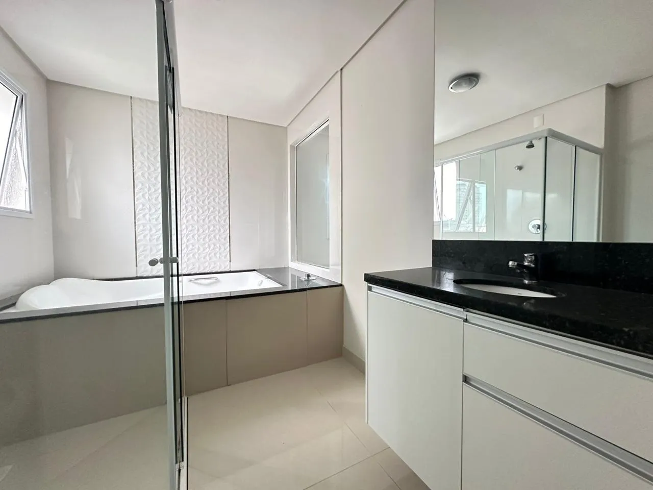 Imagem Apartamento à venda com 169m2 por R$ 2.300.000,00