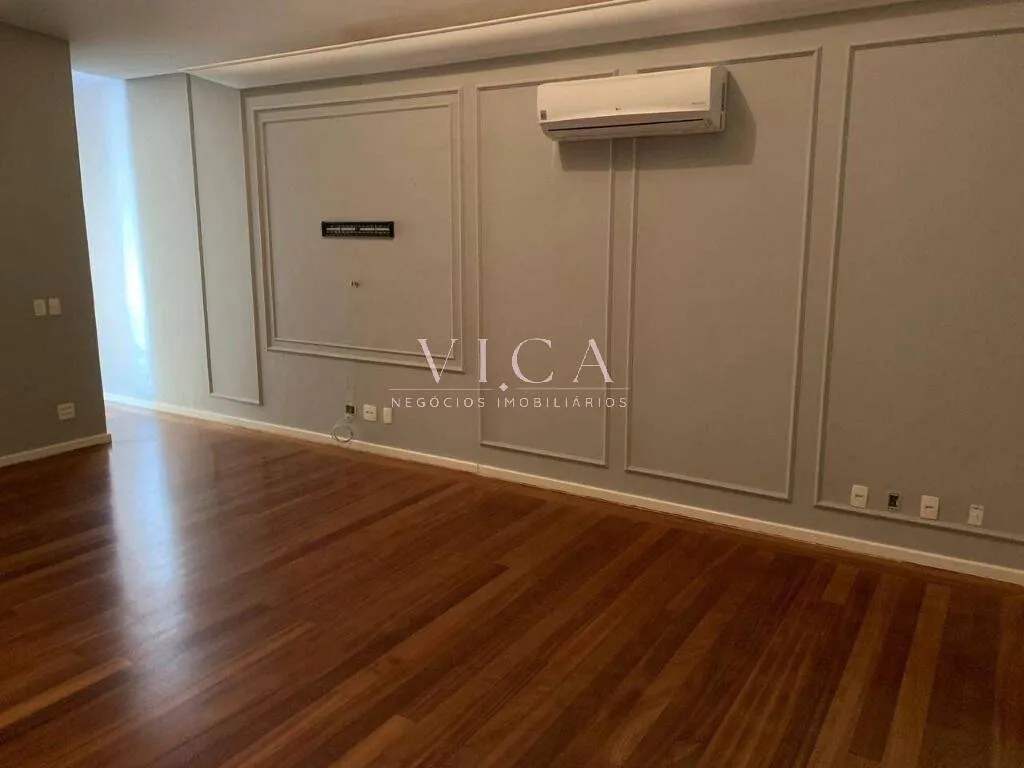 Imagem Casa Alto Padrão para Locação no Tamboré 02, 904m², 4 Suítes, Piscina, SPA