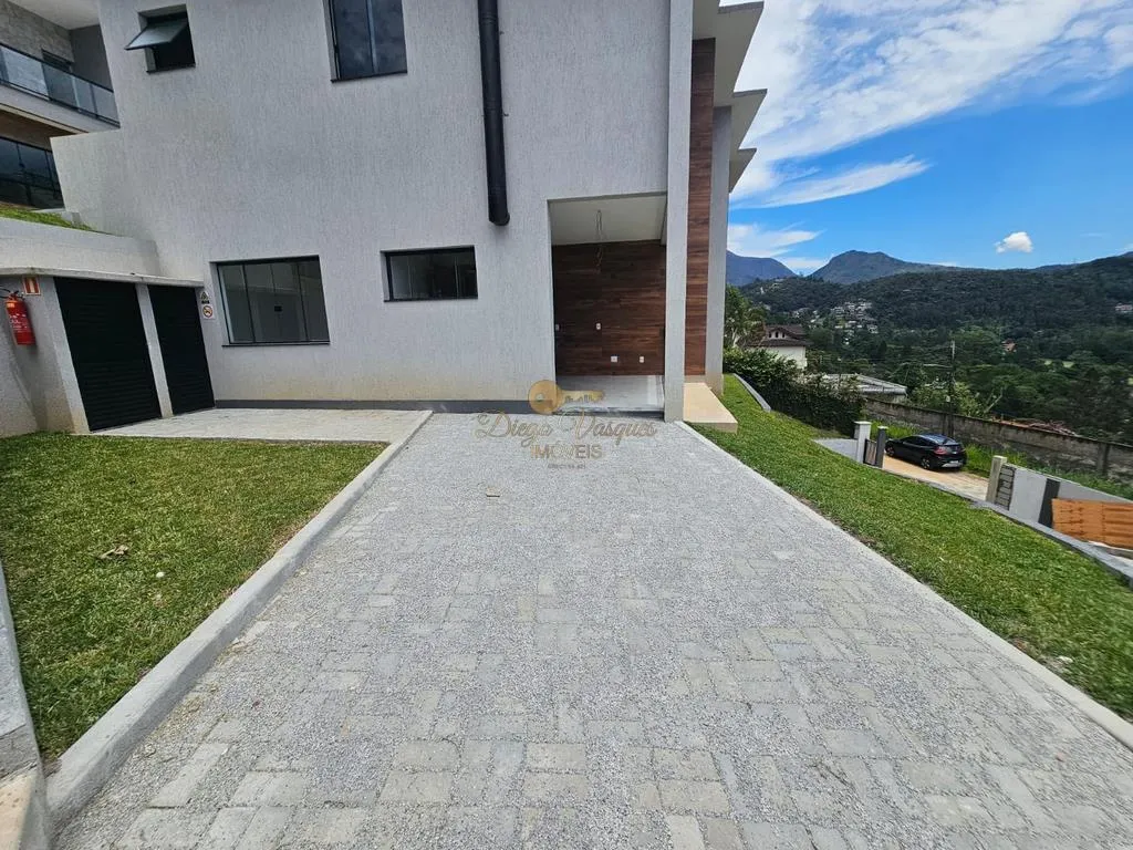 Imagem Casa em Condomínio para Venda em Teresópolis / RJ no bairro Golfe