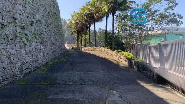 Imagem Vendo amplo terreno, Morro Santa Terezinha, Santos