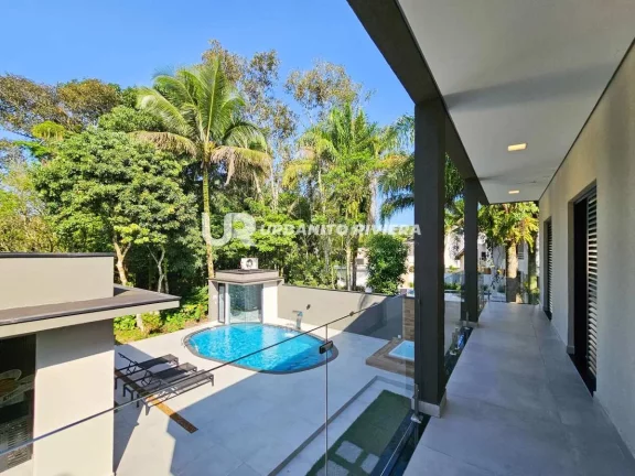 Imagem Residência de Alto Padrão com 379m2 Totalmente Mobiliada e Decorada