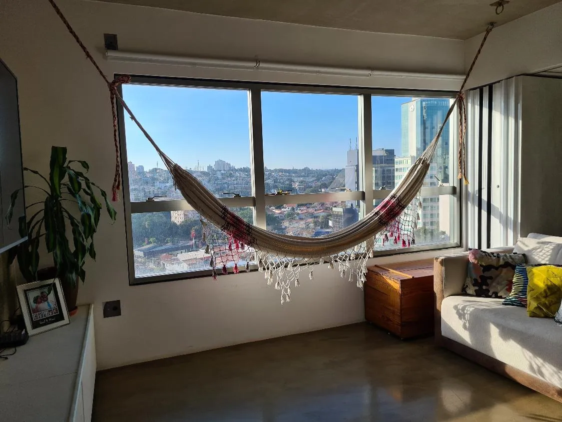 Imagem Apartamento aconchegante e versátil no Cambuí com quarto desmontável e moveis planejados.