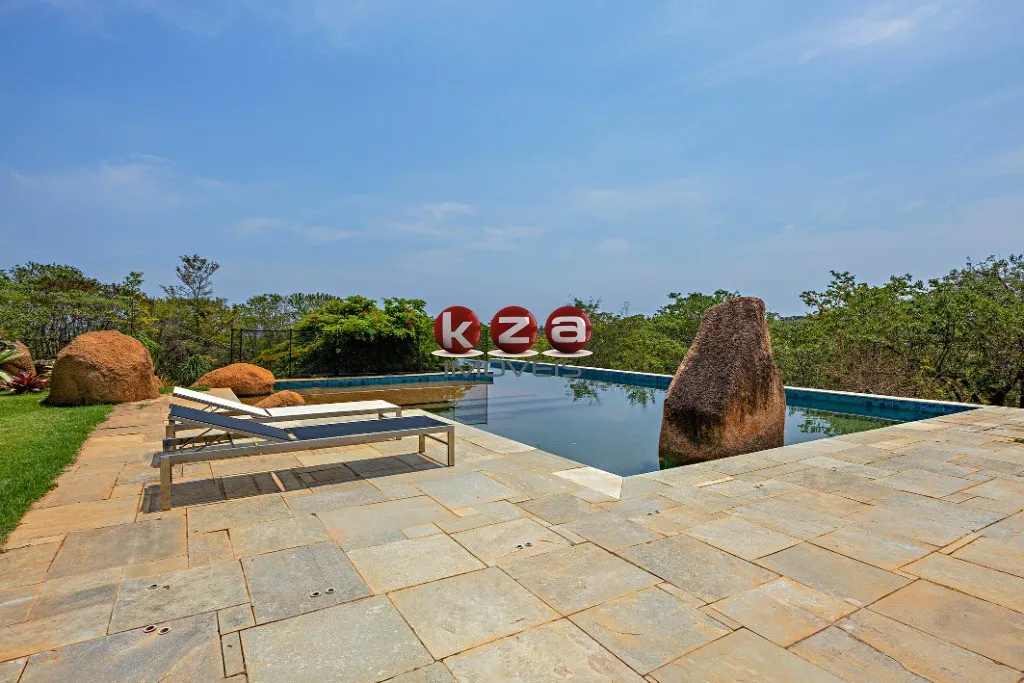 Imagem Venda de Casa Espetacular em Itu-SP: 5 Quartos, 3 Suítes, 3 Salas, 800 m² constr. Muita Natureza, 20.000 metros de terreno no Jardim Paraíso II.