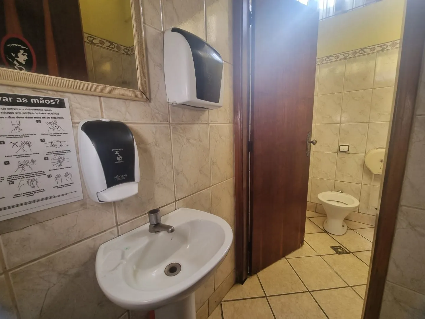 Imagem Galpão Comercial de Esquina em Localização Estratégica