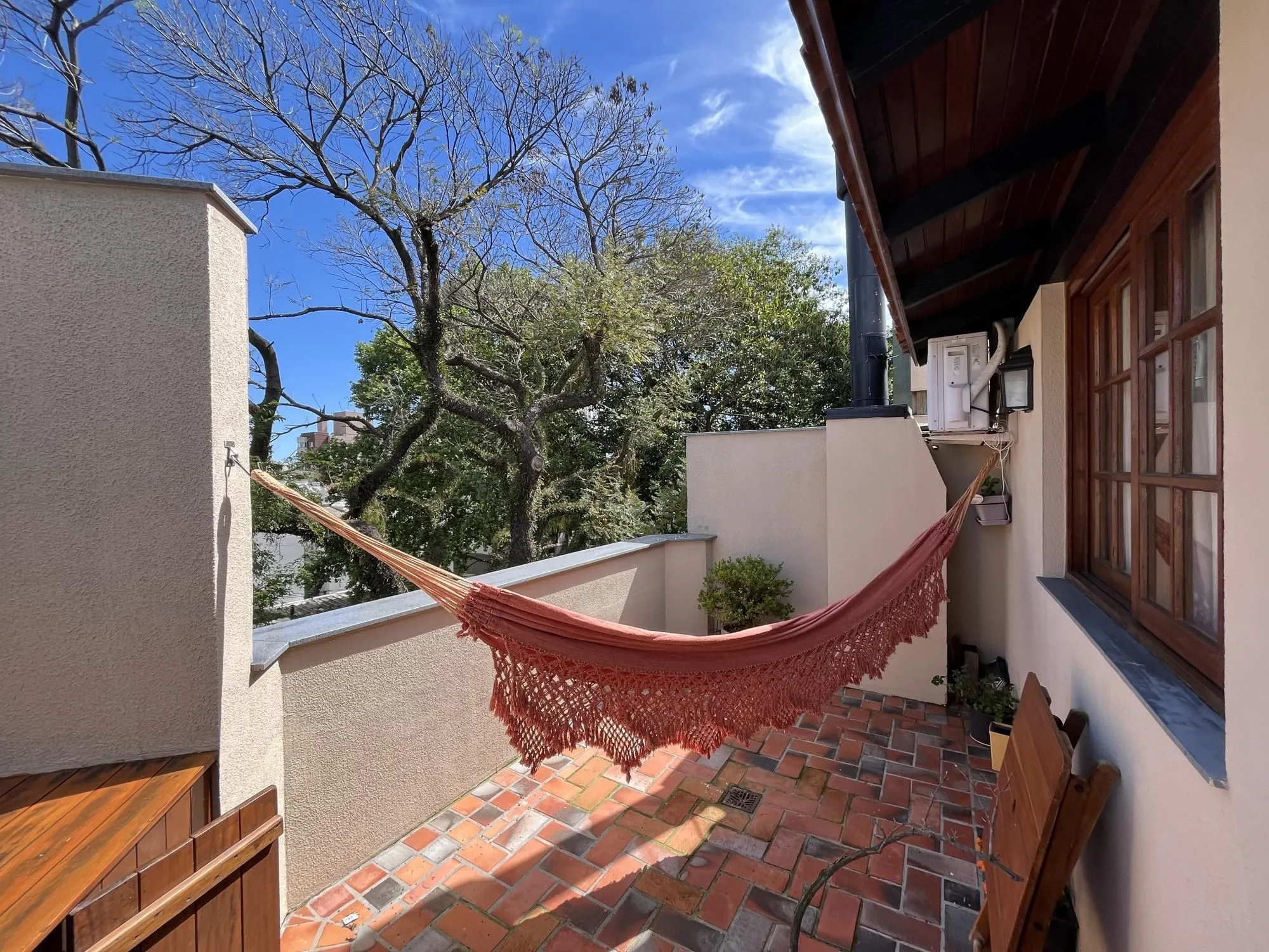 Imagem Apartamento de 3 quartos e 2 vagas de garagem no bairro Petrópolis em POA