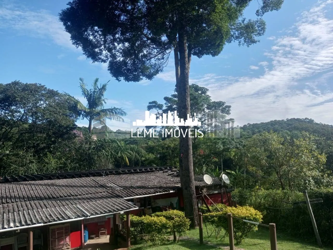 Imagem LINDO SITIO RICO EM ÁGUA MEDINDO 140,00 MIL METROS!!!