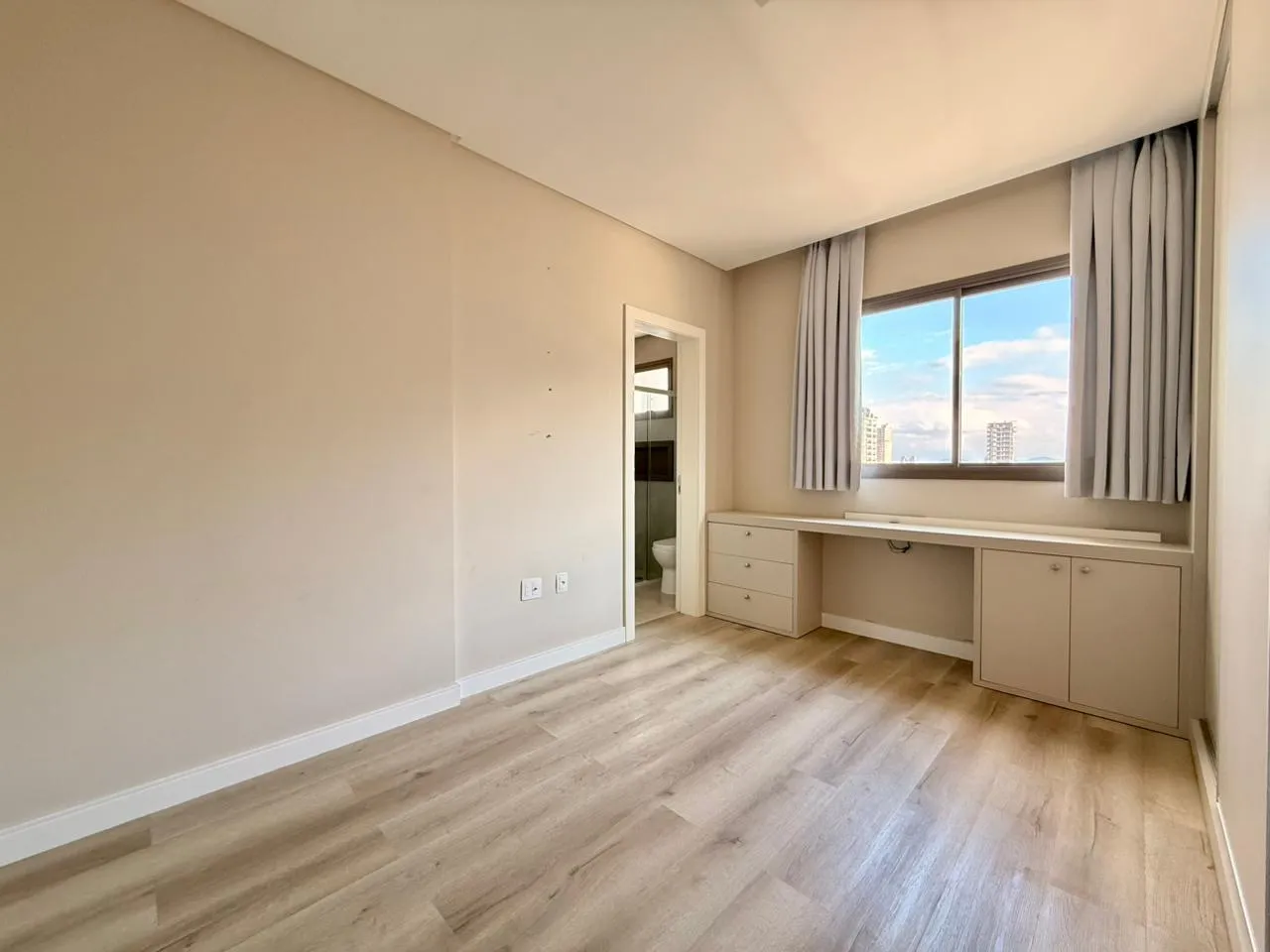 Imagem Apartamento à venda com 114m2 por R$ 2.990.000,00