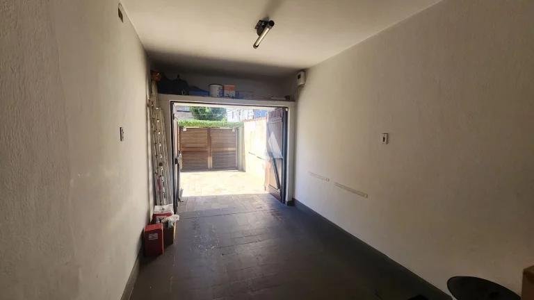 Imagem Oásis Urbano no Embaré: Sobrado Exclusivo com Piscina e Conforto Absoluto, 3 dormitórios, 1 suíte