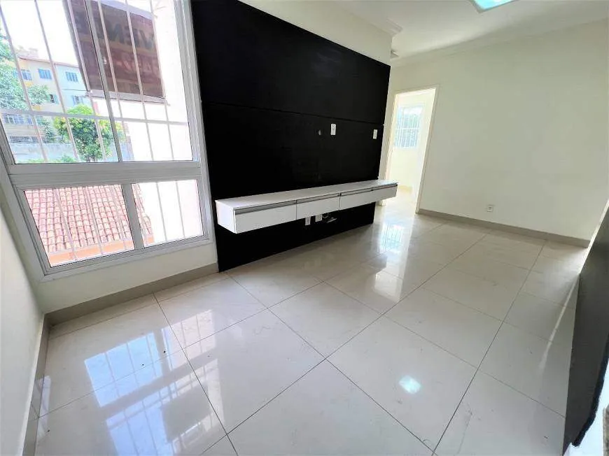 Imagem Cobertura com 2 Quartos à Venda, 2 vagas, Jardim Leblon.