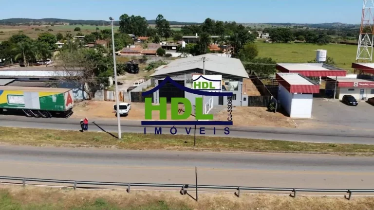 GALPÃO COMERCiAL