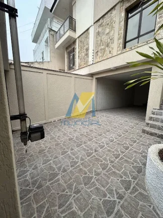 Imagem Um sobrado moderno, funcional e pronto para receber sua família.