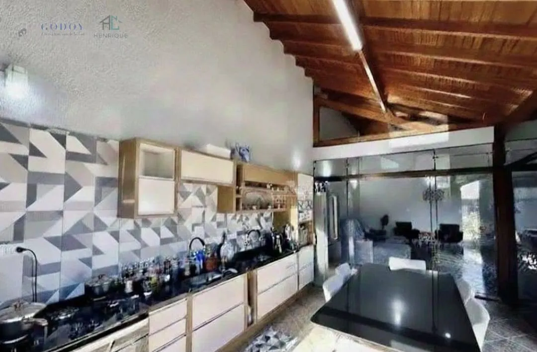 Imagem Casa térrea com Piscina, Área Gourmet e Excelente Espaço Externo