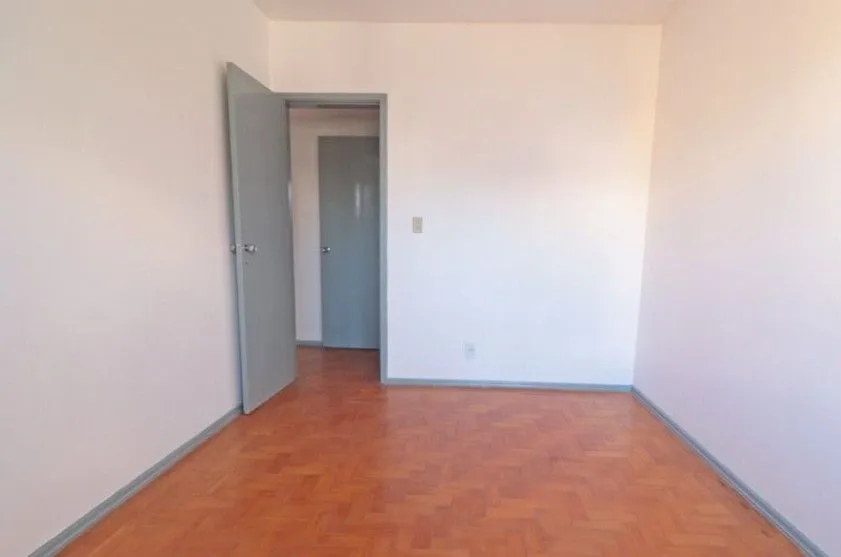 Imagem Apto 02 dorm e 01 vaga, sala, coz, dep emp, frente, 77 m2, Bairro Passo da Areia