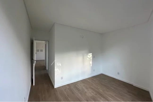 Imagem Apartamento à venda em Florianópolis, Ingleses do Rio Vermelho, com 2 quartos, 49m2