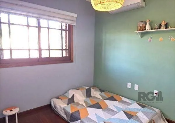 Imagem Casa em condomínio em Ipanema de 3 dormitórios e 2 vagas