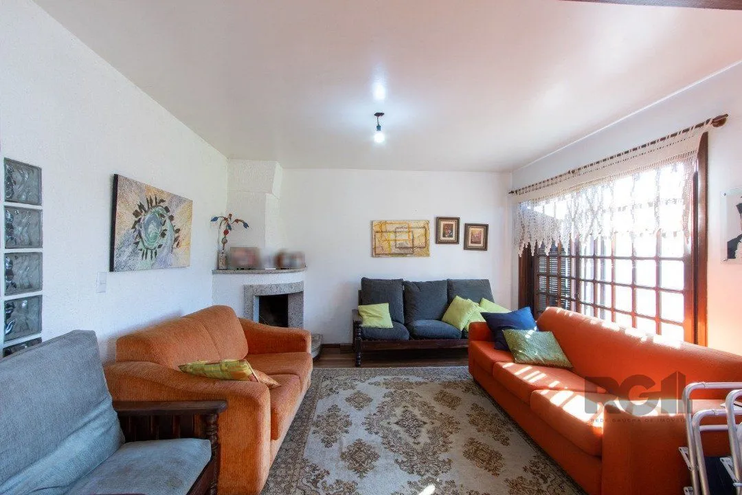 Imagem Casa para Venda - 300m², 3 dormitórios, sendo 1 suites, 4 vagas - Tristeza