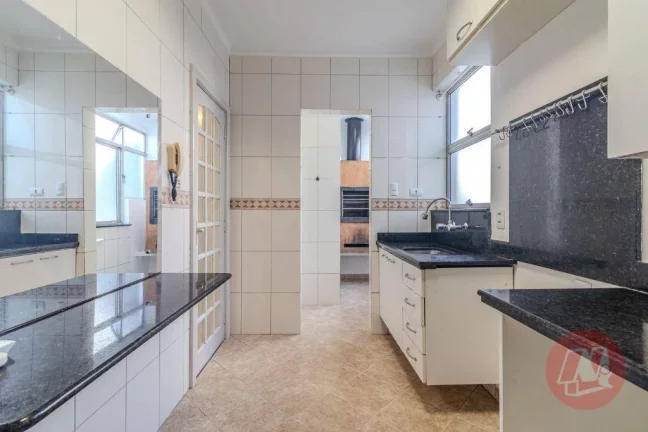 Imagem No Menino Deus 102 m², 2 dormitórios com sacada. e todo mobiliado.