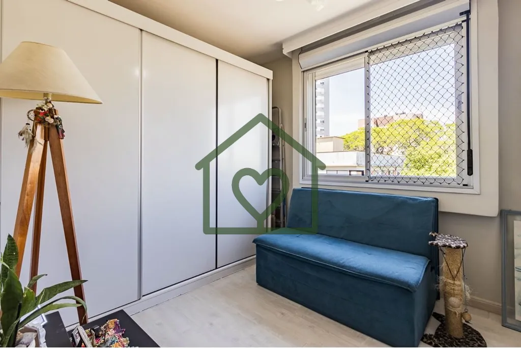 Imagem Descubra seu novo lar neste apartamento reformado na região sul do Brasil, localizado na Rua Albion...