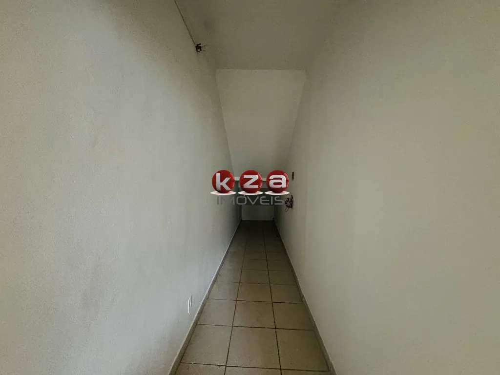 Imagem Salão Comercial à Venda em Valinhos-SP, na Vila Faustina II: 3 Salas, 6 Banheiros, 6 Vagas e 511m² de Área