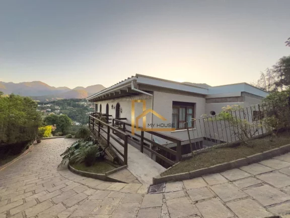 Imagem Casa com 4 suítes, vista livre para as montanhas e lazer completo - A 12 minutos do centro de Teresópolis