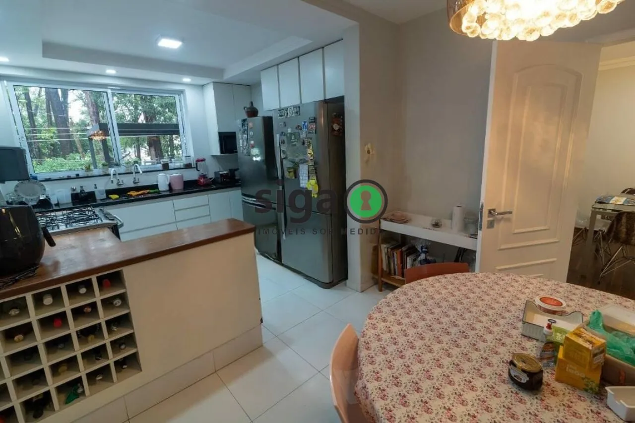 Foto do imóvel Casa à venda com 323m², 4 quartos e 3 vagas