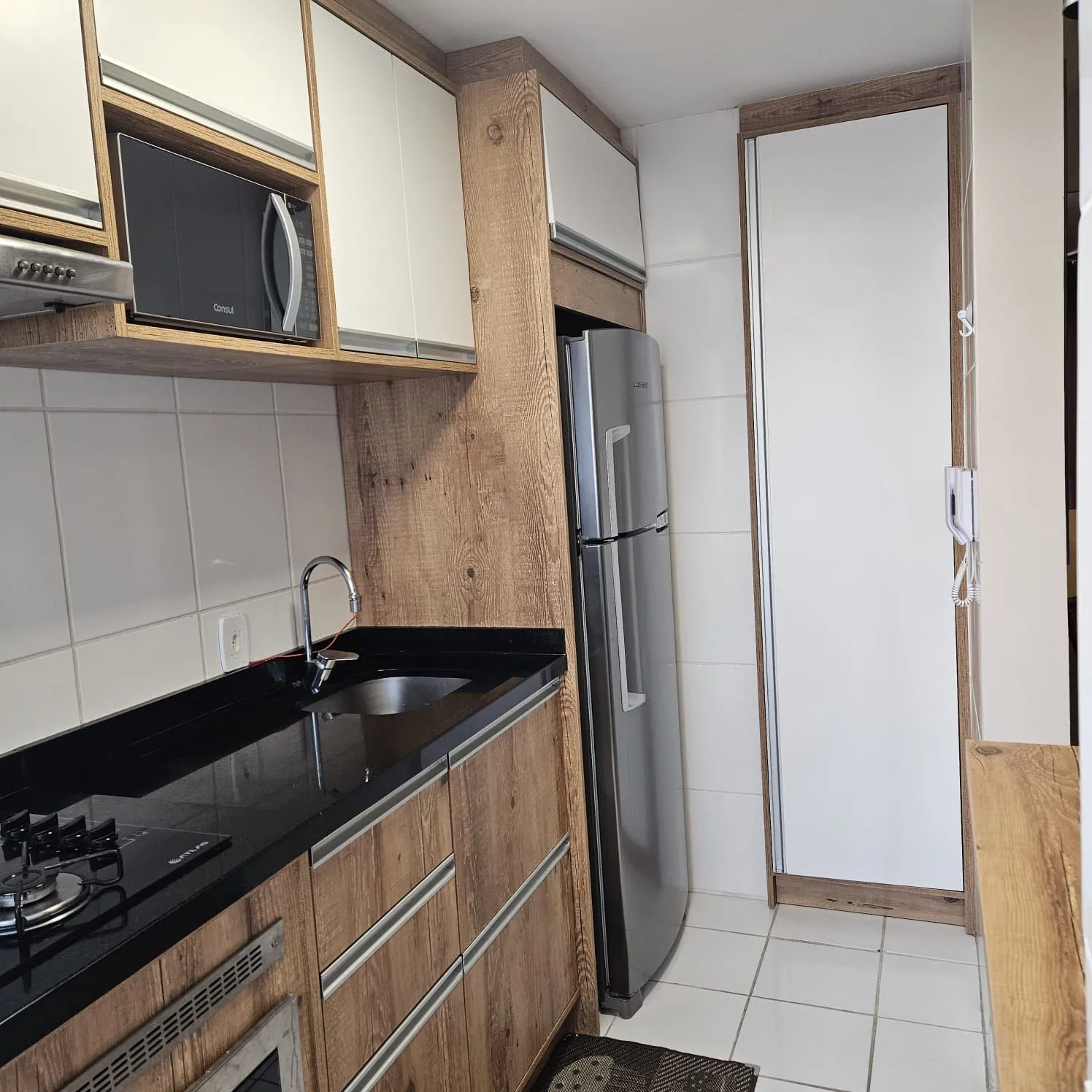 Imagem apartamento de 02 dormitórios com sacada e garagem