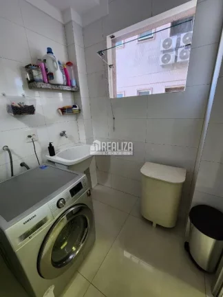 Imagem Encantador apartamento de 3 dormitórios no bairro Santa Maria, Uberaba