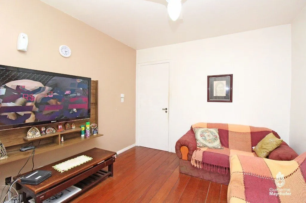 Imagem Casa para Venda - 202m², 4 dormitórios, sendo 1 suites, 3 vagas - Petrópolis