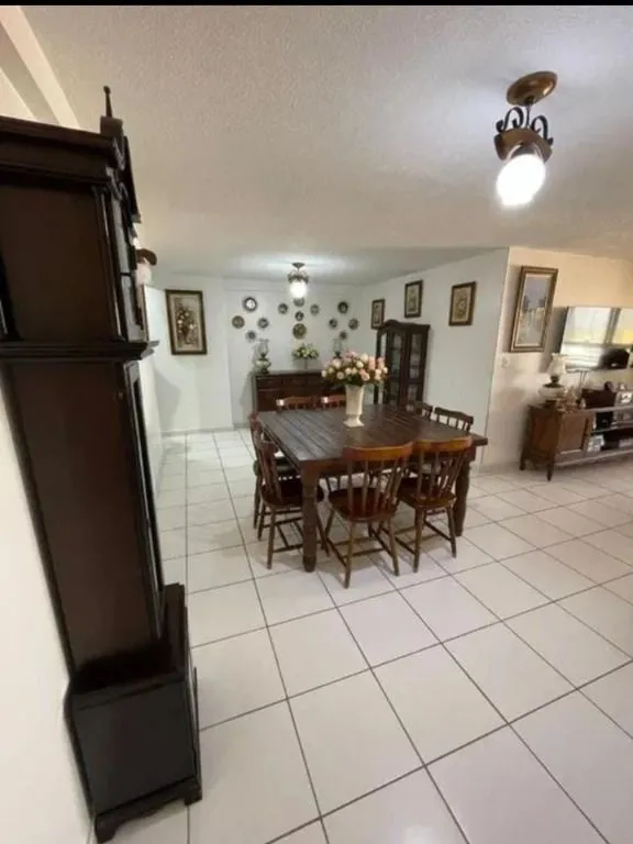 Imagem Experimente o luxo e o conforto em cada detalhe deste sofisticado apartamento no Residencial Montpellier