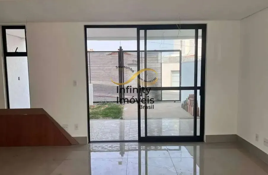 Imagem Casa à venda no bairro Caiçaras - Belo Horizonte/MG