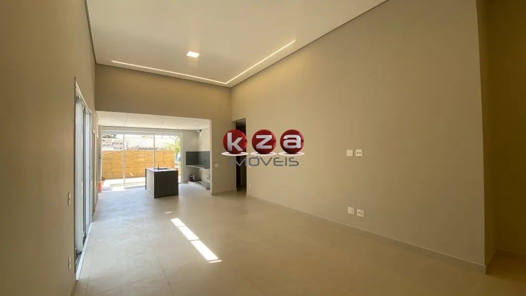 Imagem Casa de luxo em condomínio: 3 quartos, 3 suítes, 2 salas, 4 banheiros, 2 vagas, 157,49m² em Valinhos-SP.