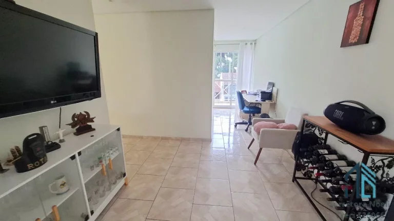 Imagem (PERMUTA) Sobrado 03 quartos c/suíte, no Santa Cândida em Curitiba PR