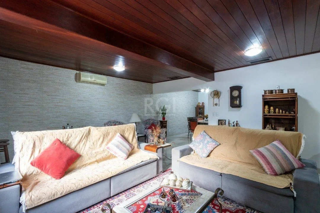 Imagem Casa para Venda - 300m², 4 dormitórios, sendo 2 suites, 4 vagas - Vila Assunção