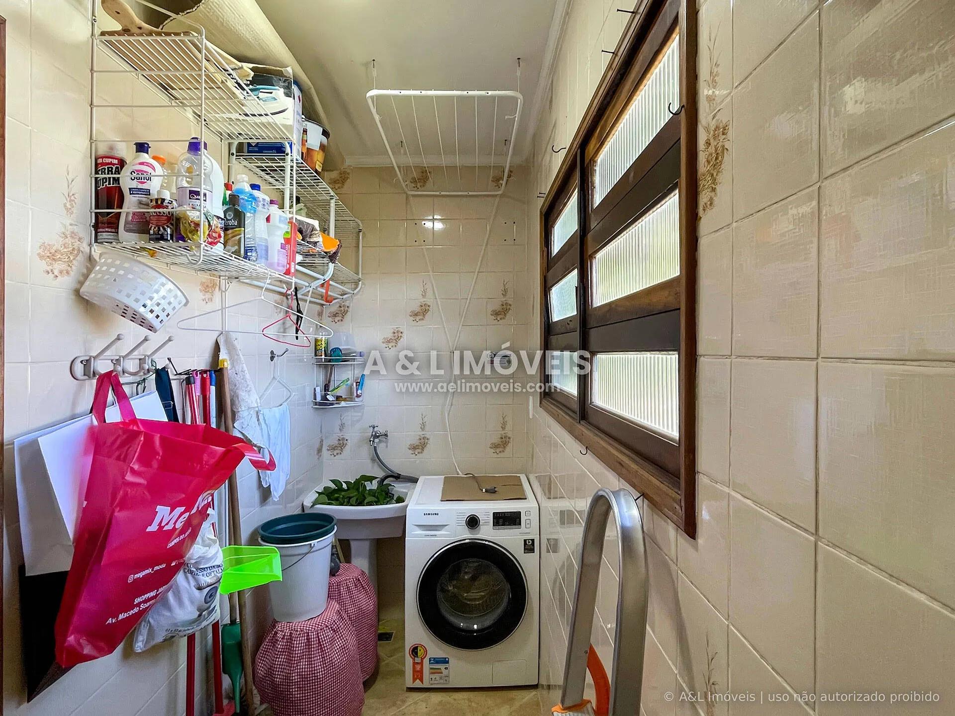 Imagem Apartamento 106,02 m² em Campos do Jordão | Lareira e Living em Madeira