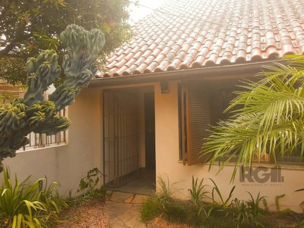 Imagem Casa com 3 dormitórios no bairro Tristeza