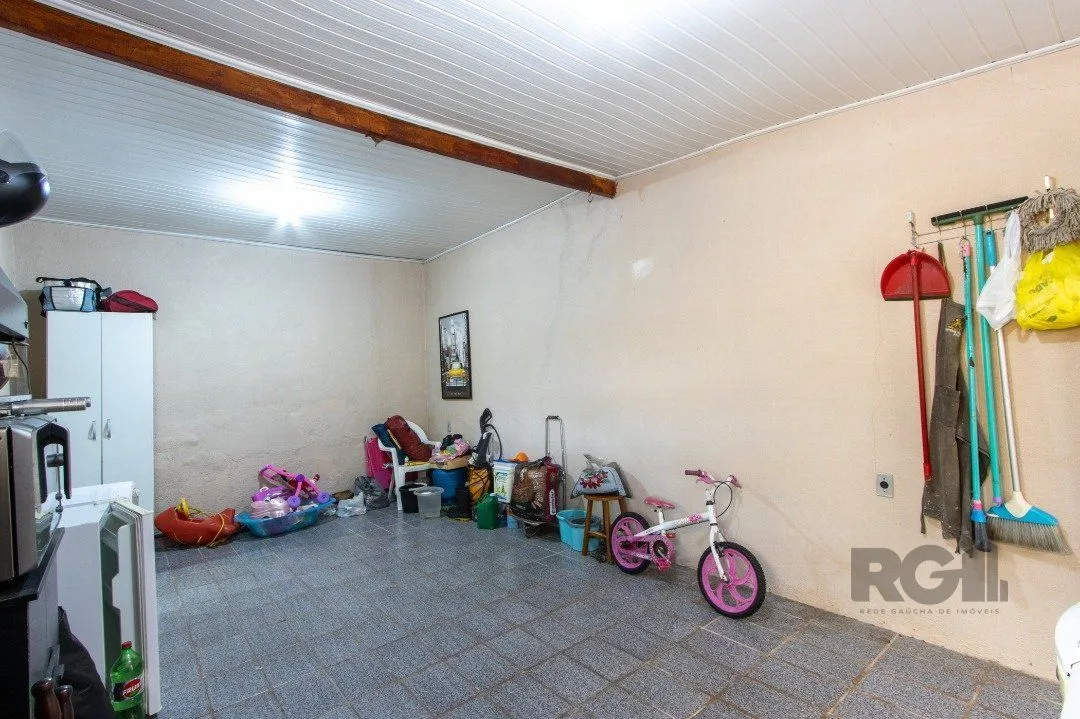Imagem Sobrado, 3 quartos, 2 banheiros, pátio, 2 vagas, piscina - Bairro Vila Nova