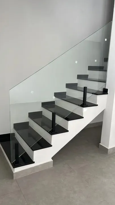 Imagem Sobrado Novo com 3 Suítes Localizado no Jardim Residencial Villagio Ipanema I.
