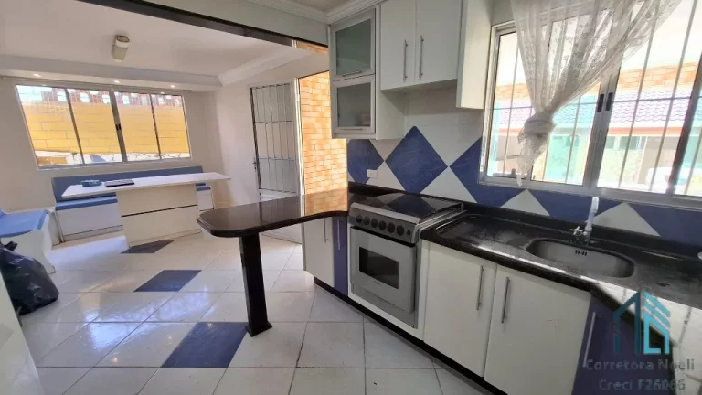 Imagem Sobrado 04 quartos c/suíte, edícula, ático no Novo Mundo em Curitiba PR