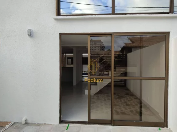 Imagem Casa Tríplex em condomínio fechado no Marítimus Club a 230m da praia de Poço- CA0115