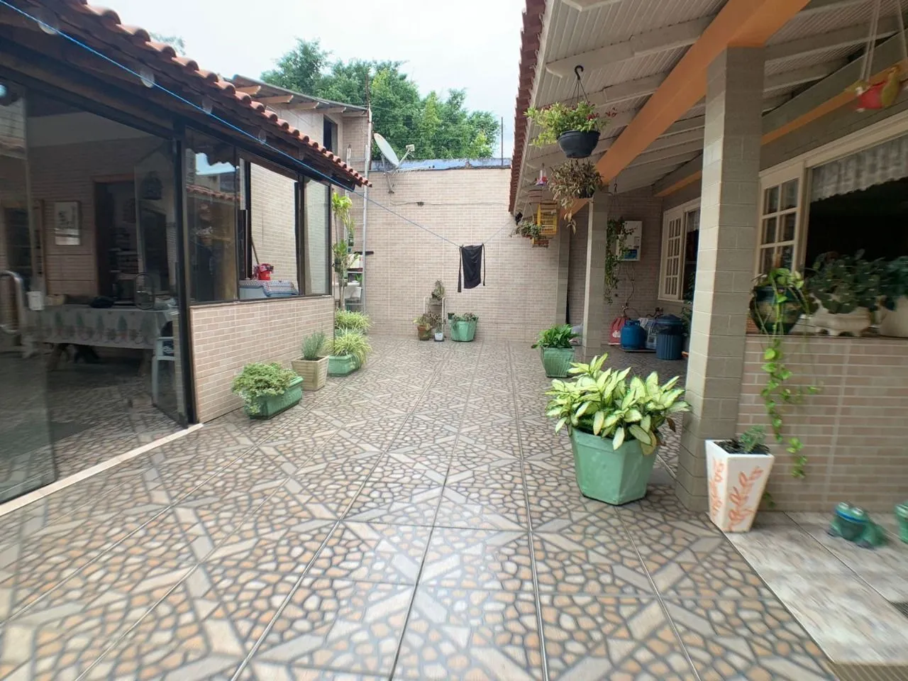 Imagem Casa para Venda - 318m², 3 dormitórios, Piscina, Bairro Guarujá