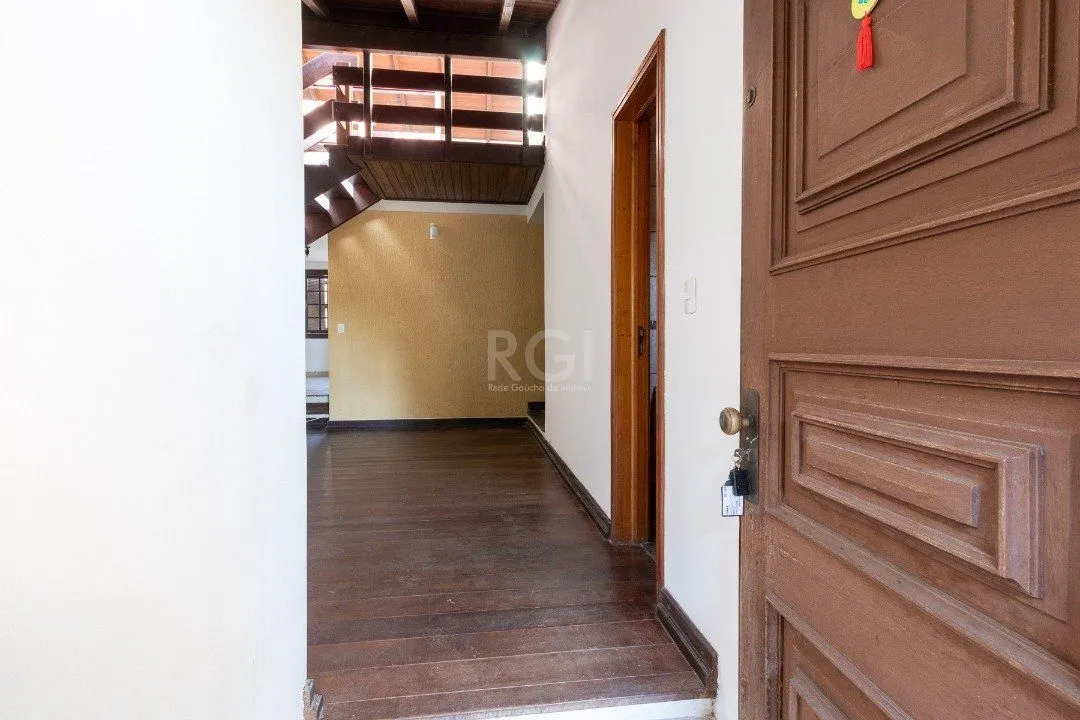 Imagem Casa para Venda - 280m², 3 dormitórios, sendo 1 suites, 2 vagas - Espirito Santo